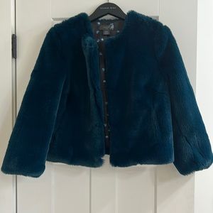 This product is in great condition. I’m only selling to make room in my closet.